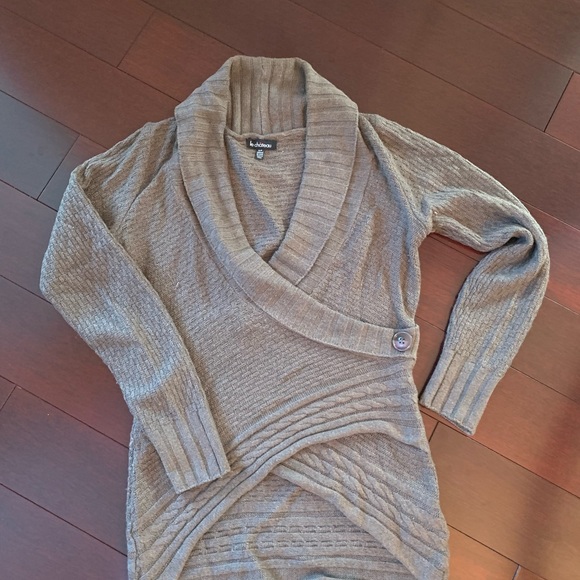 Sweater from Le Château - Picture 1 of 3